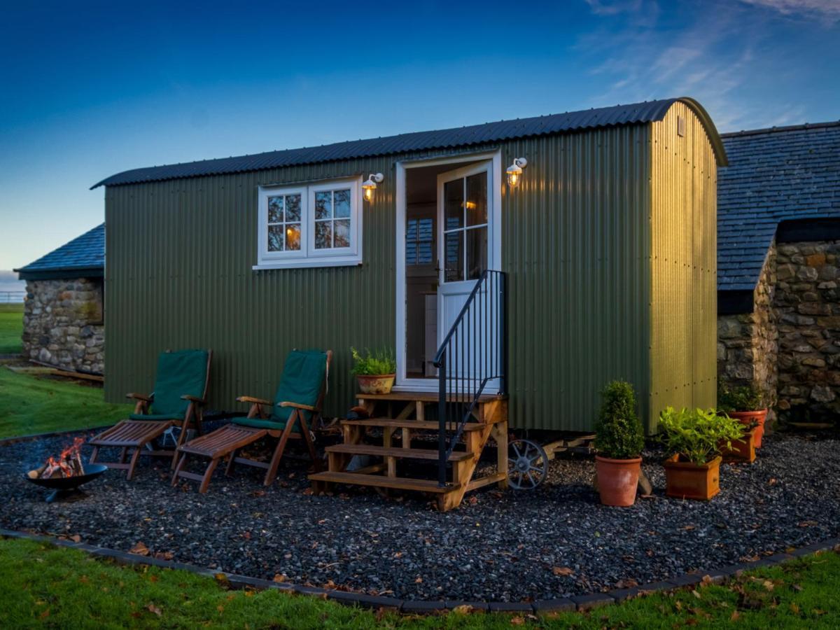 Villa The Pleasant Hut At Mountpleasant Farm Ulverston Exterior foto